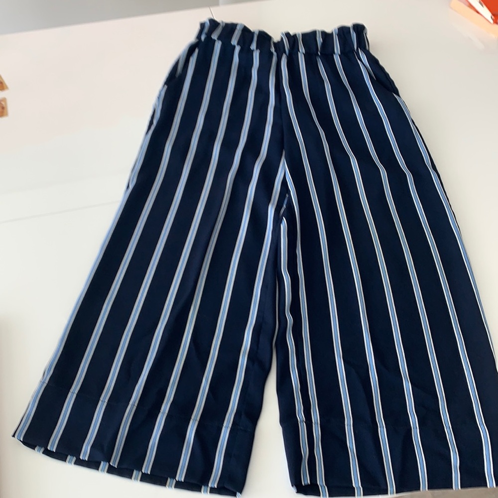 H&M navy striped cropped pant